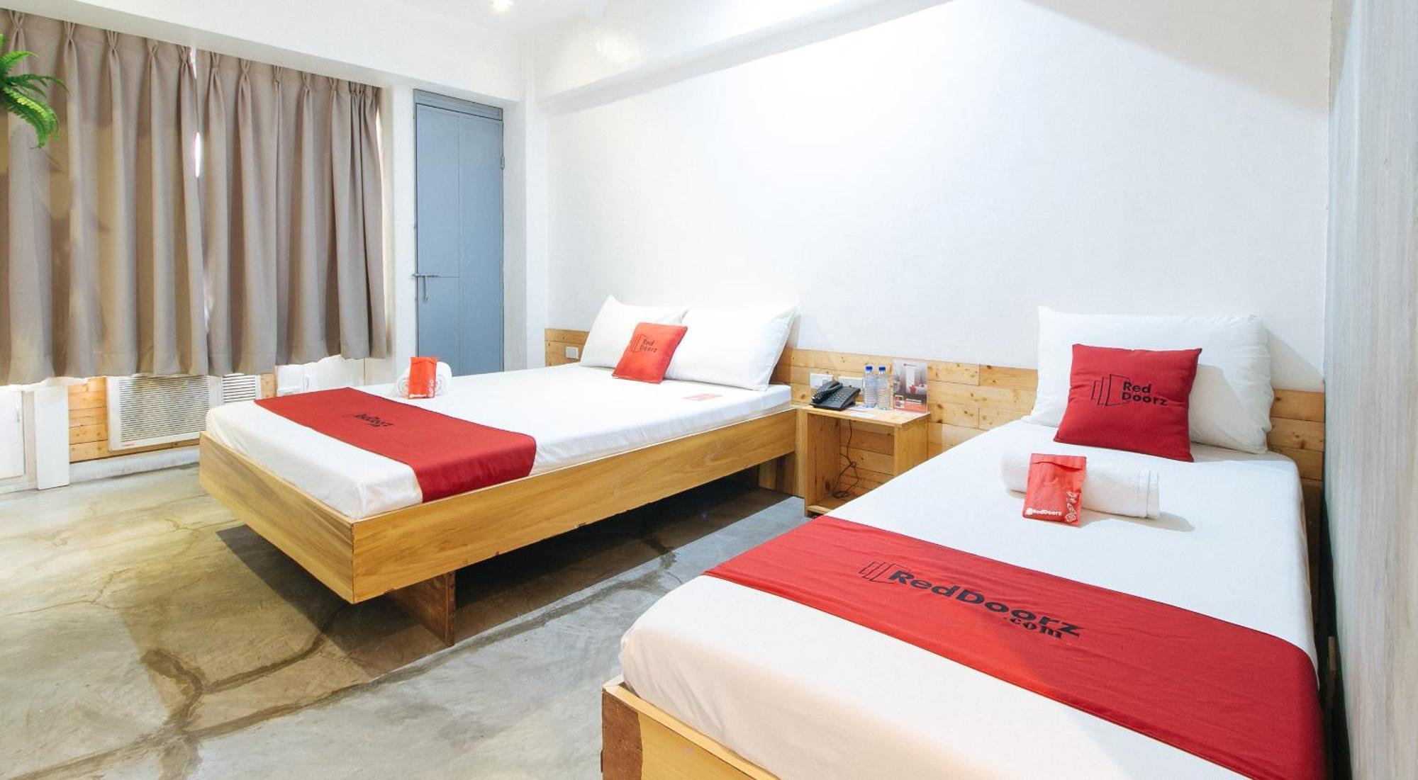 Reddoorz Plus @ Boni Avenue Mandaluyong Exterior photo