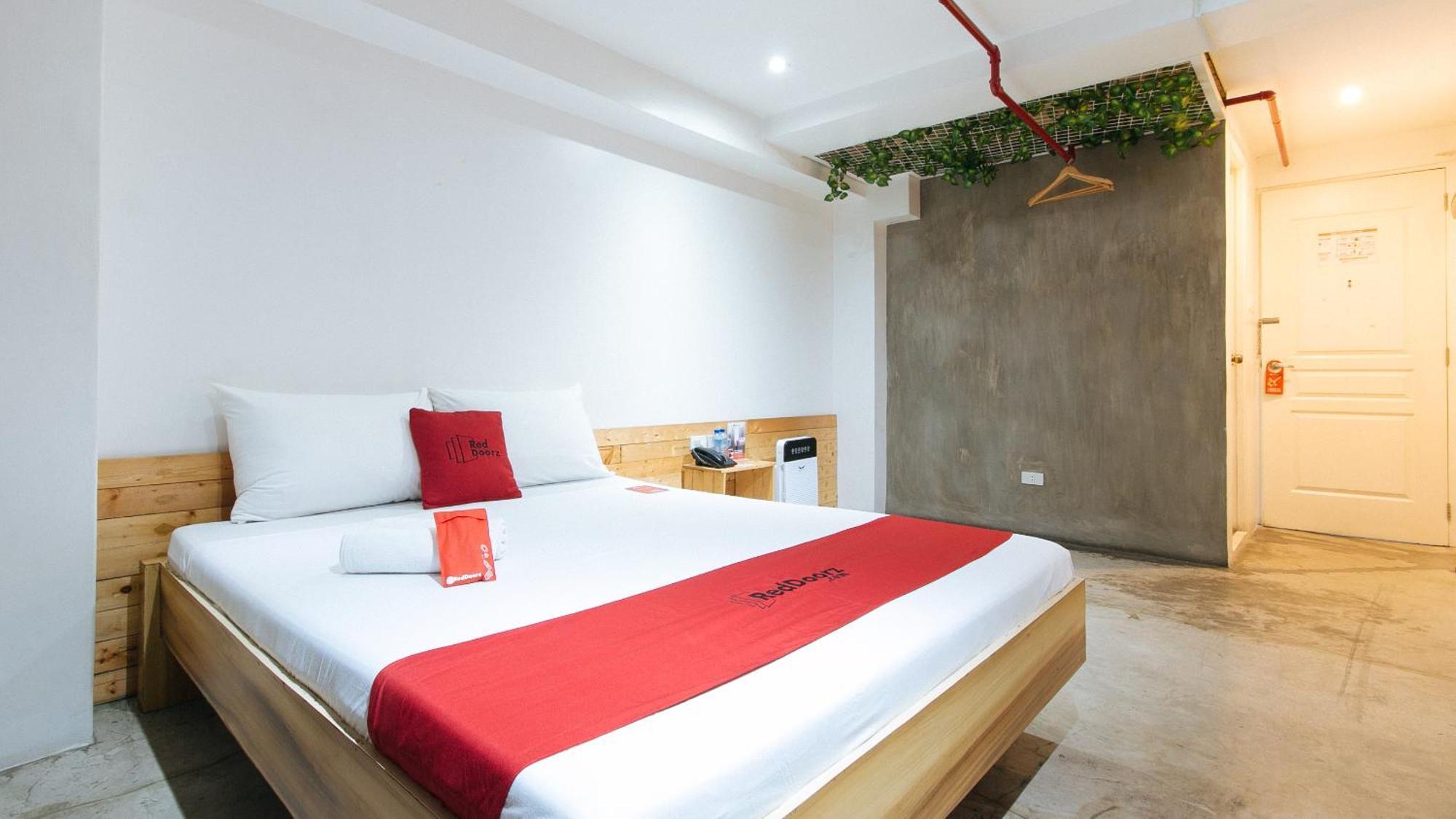 Reddoorz Plus @ Boni Avenue Mandaluyong Exterior photo